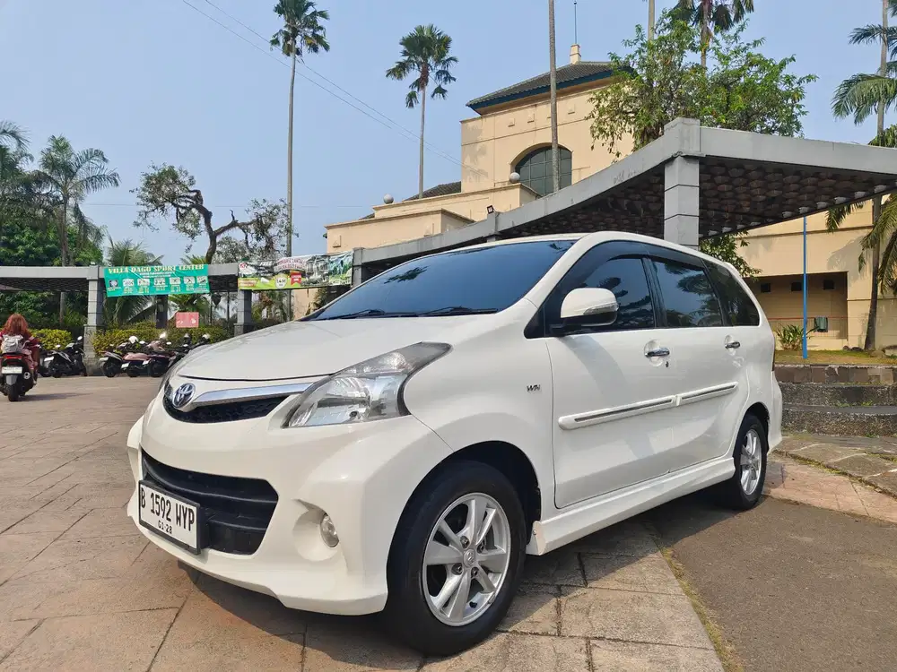 Toyota AVANZA VELOZ 1.5 Bensin AT 2012 Putih, servis record toyota