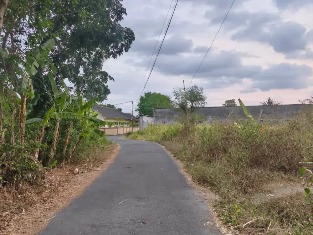 Dijual Tanah Lokasi Dekat Pasar Gentan Cocok Untuk Villa Atau Homestay