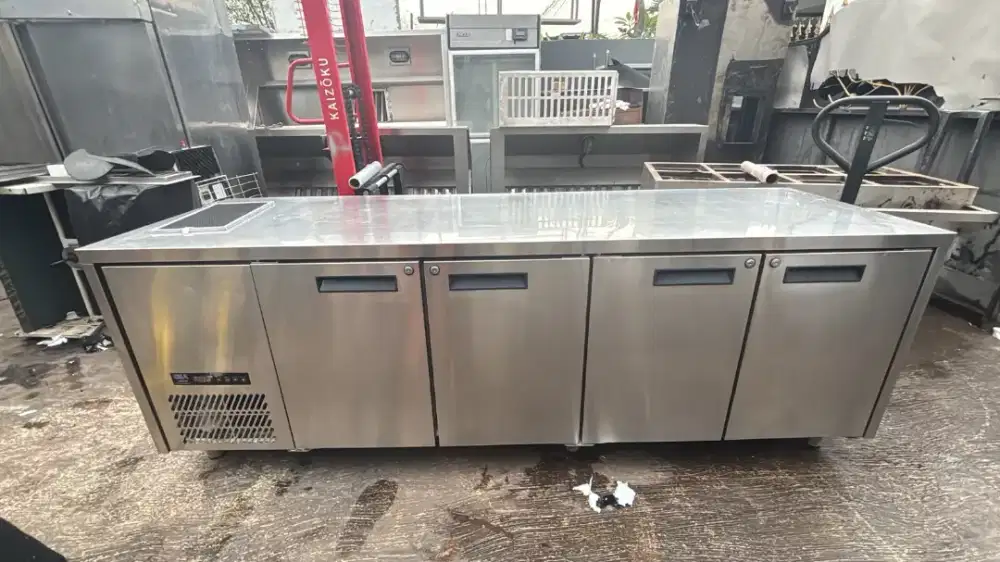 Undercounter chiller gea 4 door