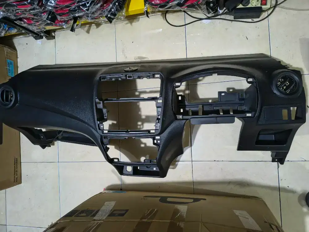 dashborad ayla type d+ mulus hitam