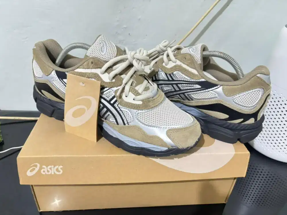 Sepatu Asics Gel-Nyc