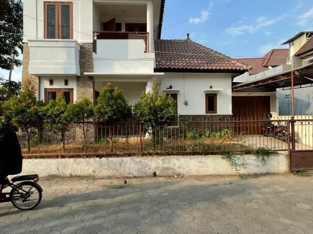 Disewakan Rumah Dalam Perumahan Lokasi Di Jalan Palagan Dekat Hyatt
