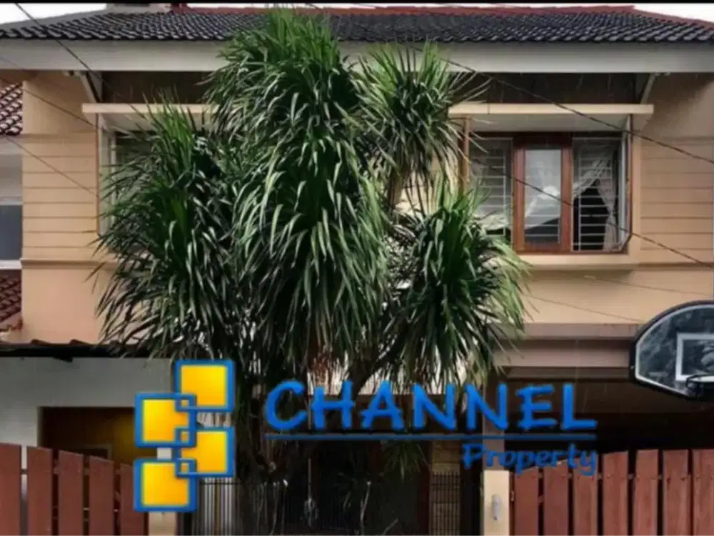 Di Jual Rumah 1,5 Lantai SHM Ada 6 Kamar Tidur di Griya Loka BSD, Fl