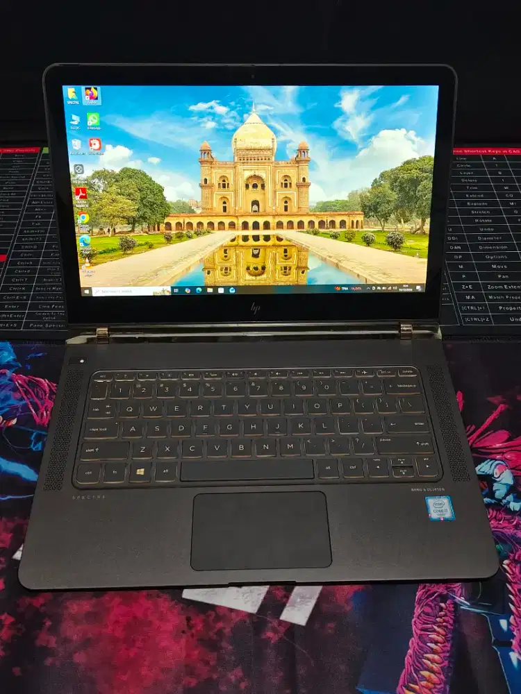 HP SPECTRE 13-V024TU • i7 Gen6 2.5 GHz • Ram 8 gb •SSD 256 gb •14 FHD