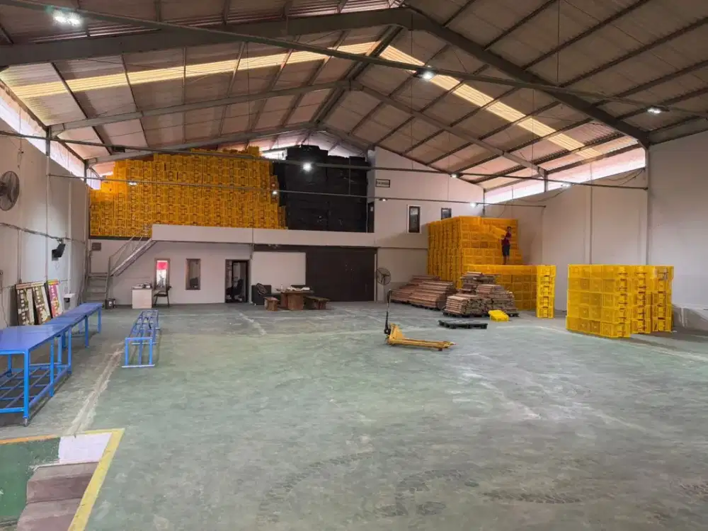 Gudang 1.300 m² Darangdan Purwakarta Parkir Kontainer Luas