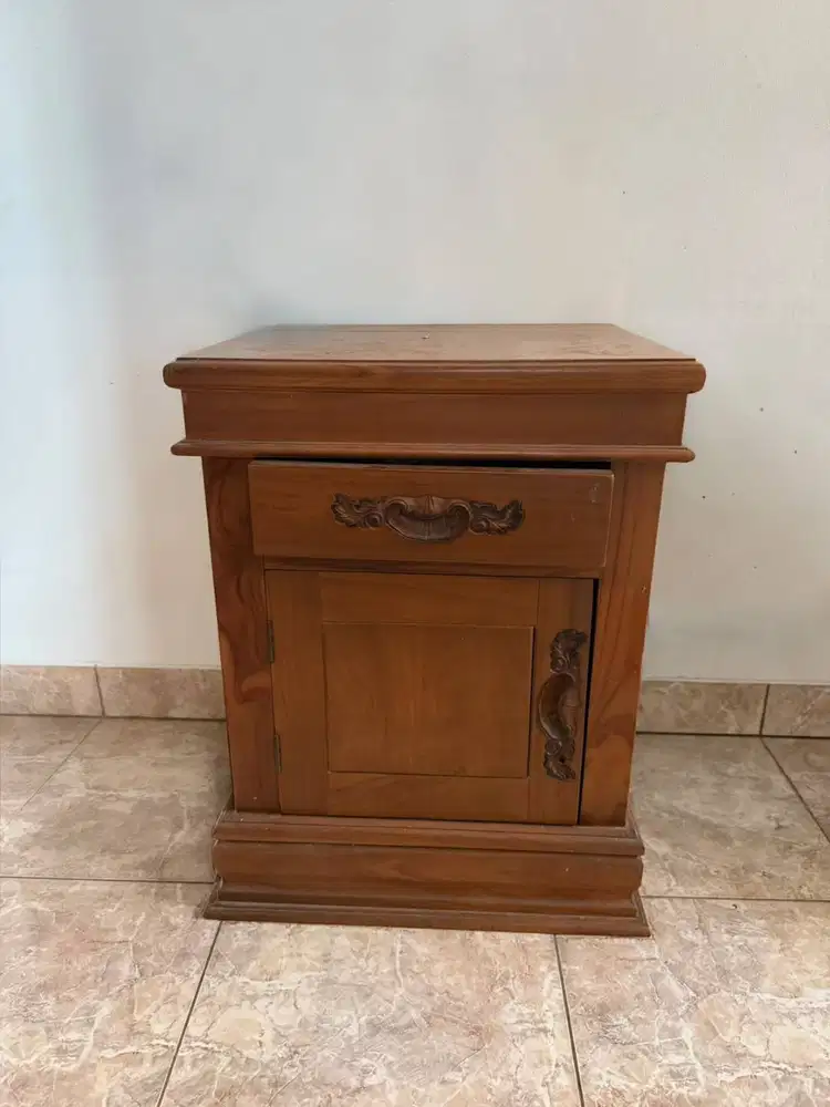 Dijual Isi kamar 100% Kayu Jati