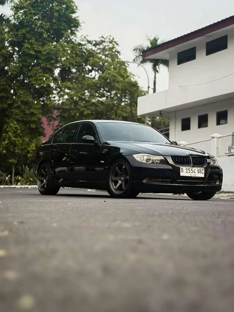 BMW 320i 2006 Bensin