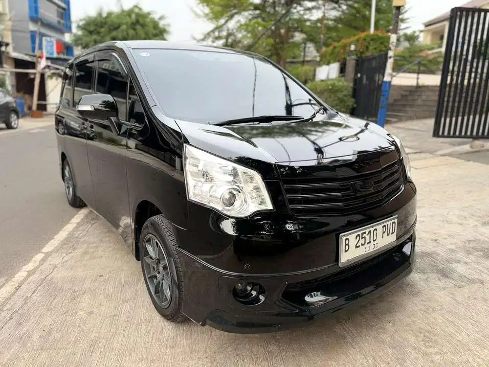 TOYOTA NAV1 V LIMITED A/T 2.0