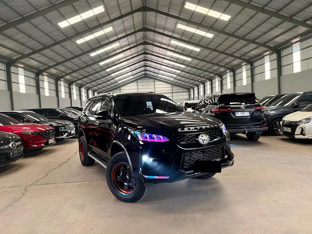 Toyota Fortuner 2.4 VRZ up Legender 2016 / 2017 AT Matic