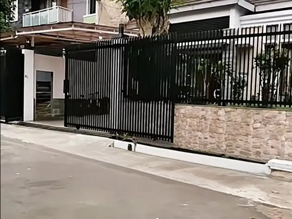 SUPER MURAH Rumah LUAS di Gegerkalong Geger Kalong Setiabudi Bandung dijual