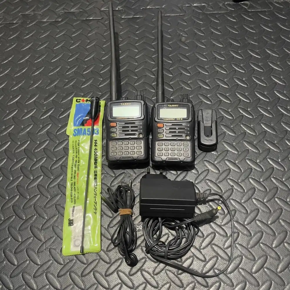 Yaesu VX6r Handy Talkie