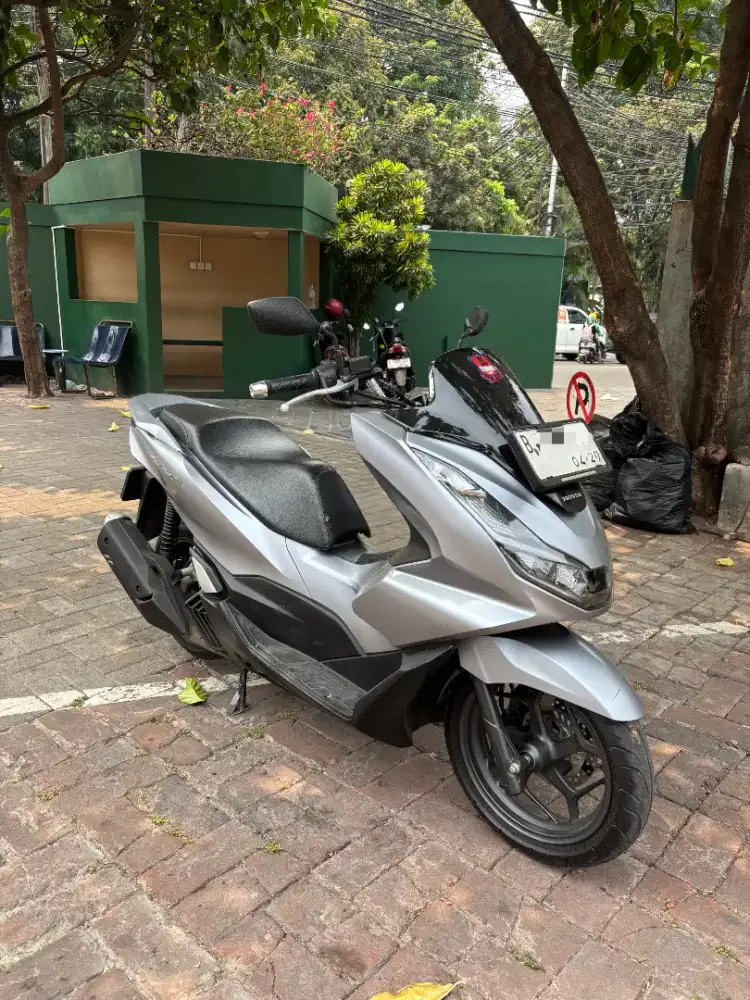 Honda PCX 160cc CBS silver