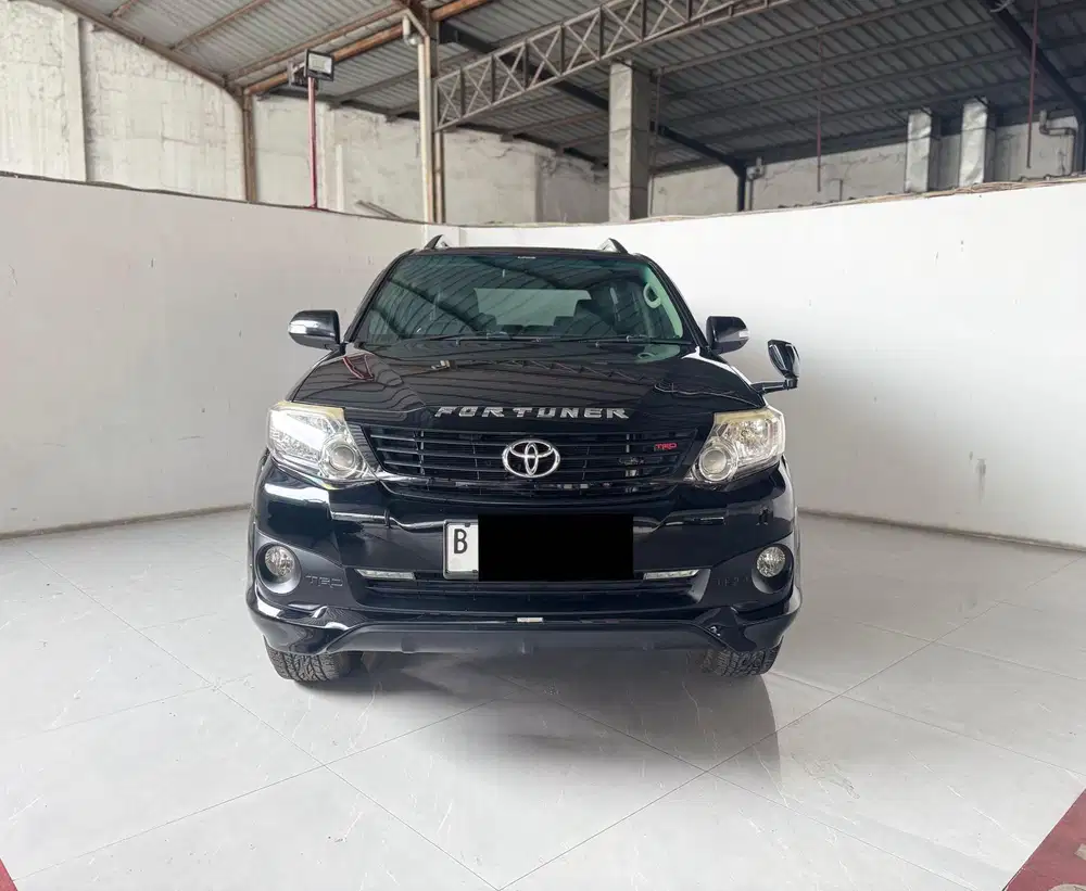Toyota Fortuner G Lux Trd 2.7 bensin at km 99 rb
