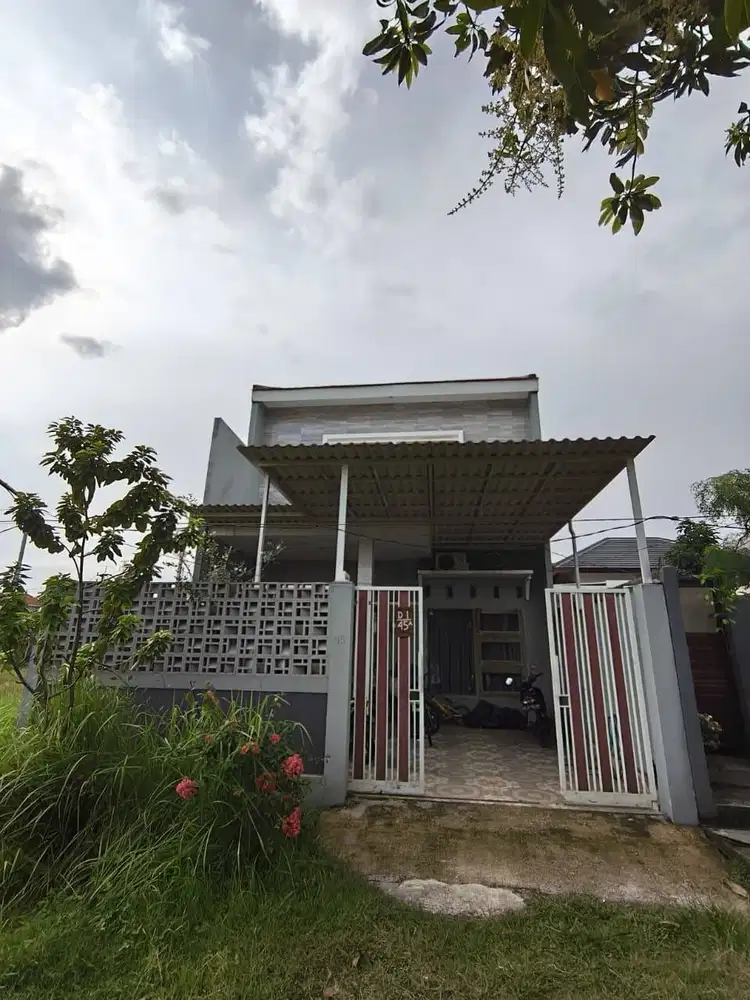 Dijual Rumah Second Minimalis 2 Lantai Siap Huni Lokasi Wage Sidoarjo