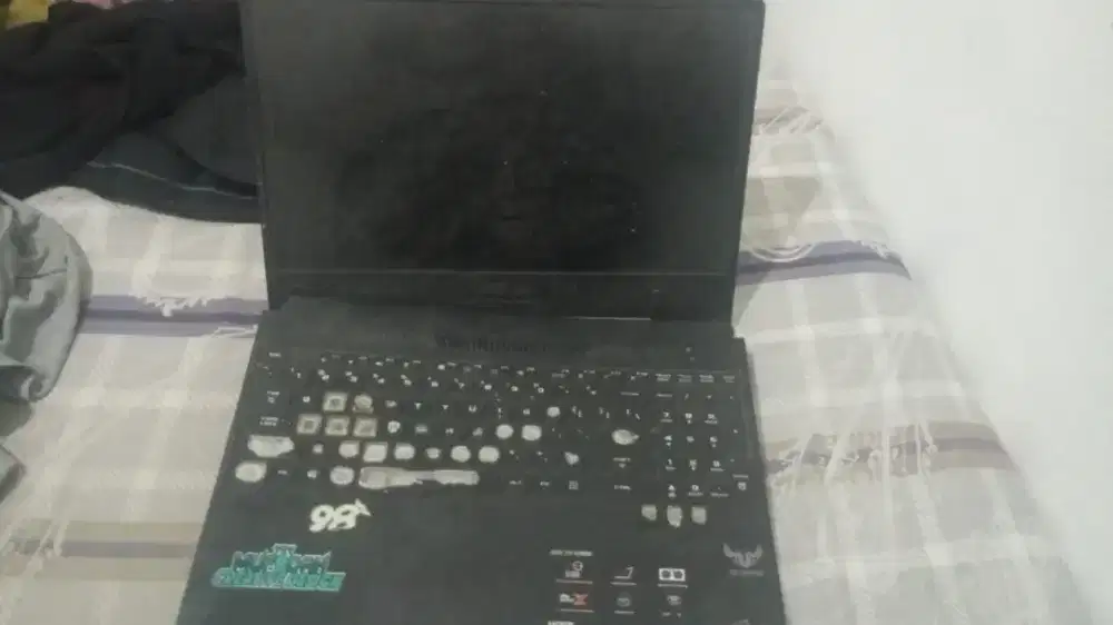 Tawarkan laptop macbook komputer rusak mati pecah hancur total sy beli