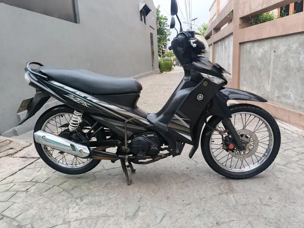 Yamaha Vega ZR 2011 stater tokcer mesin halus mulus terawat