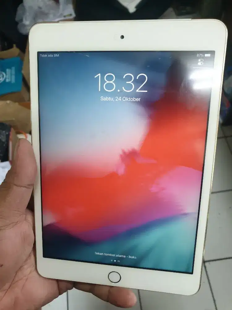iPad mini 3 64gb kartu & wifi eks ibox batanganl