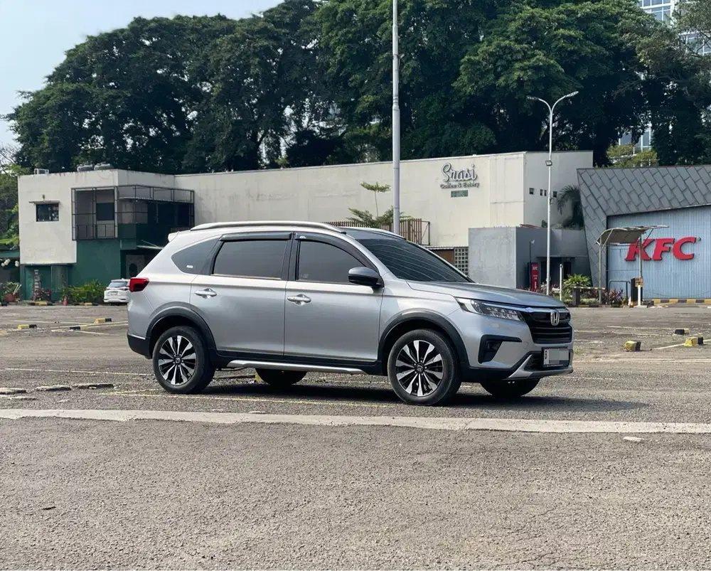 HARGA MURAH!! HONDA NEW BRV PRESTIGE HS AT MATIC 2022 SILVER