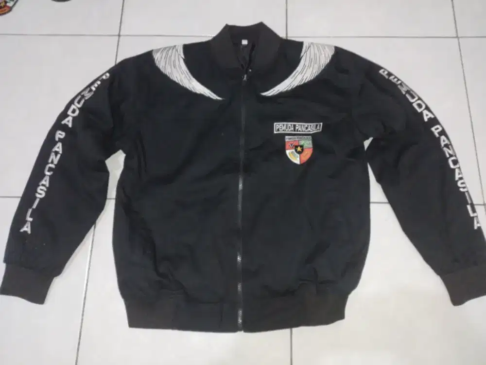 Jaket bisa bulak balik+5 bonus, size xl, kondisi ok, harga 210k, nego