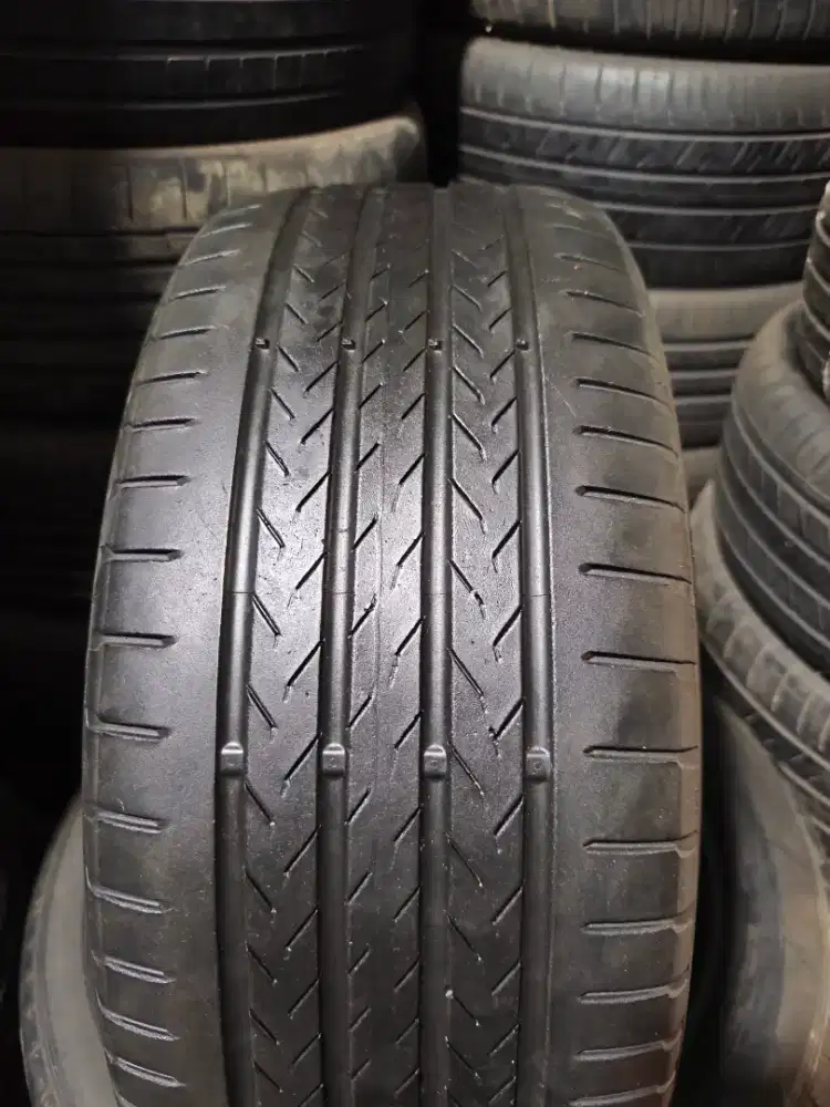 Continental 235 45 R19