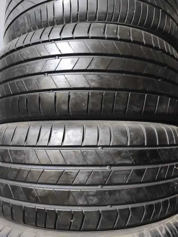 Kumho 215 55 R18