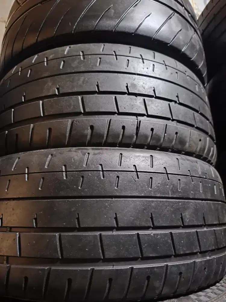 Pirelli 225 35 R19