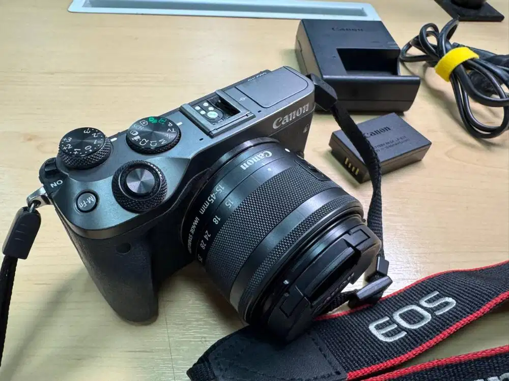 Canon EOS M6 KIT 15-45mm Ex Datascrip