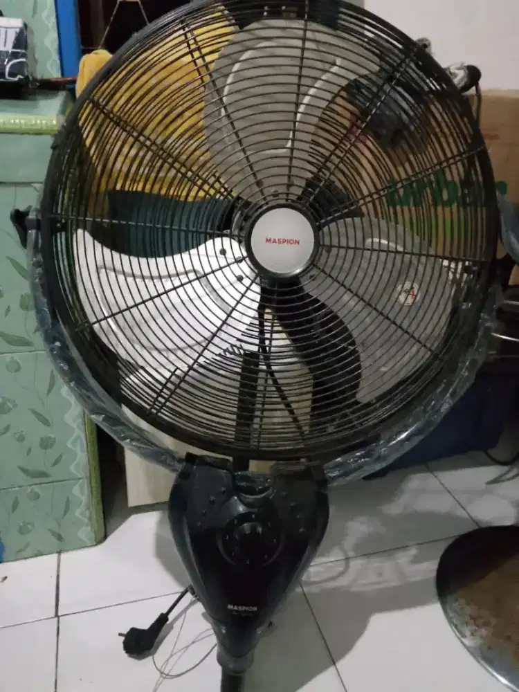 Kipas angin tornado maspion