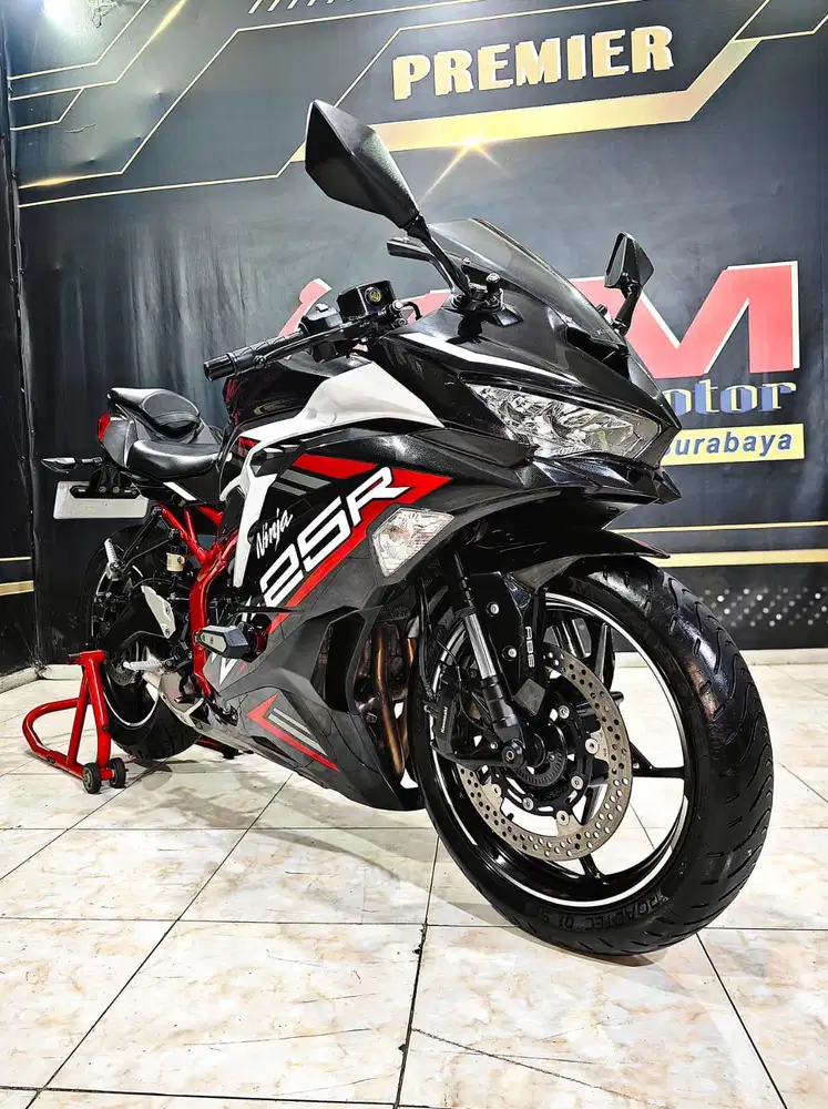 Kawasaki ninja ZX25R ABS QS 4cilinder metalic spark black th 2021 .