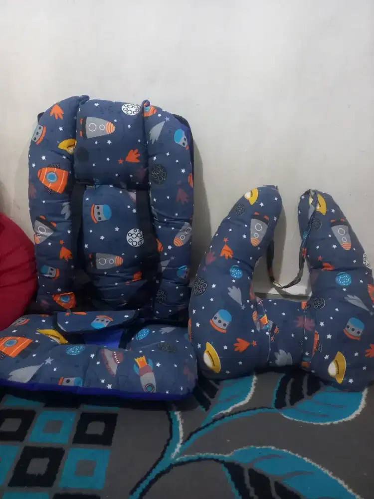 Dijual sepaket bantalan car seat dan bantal mobil
