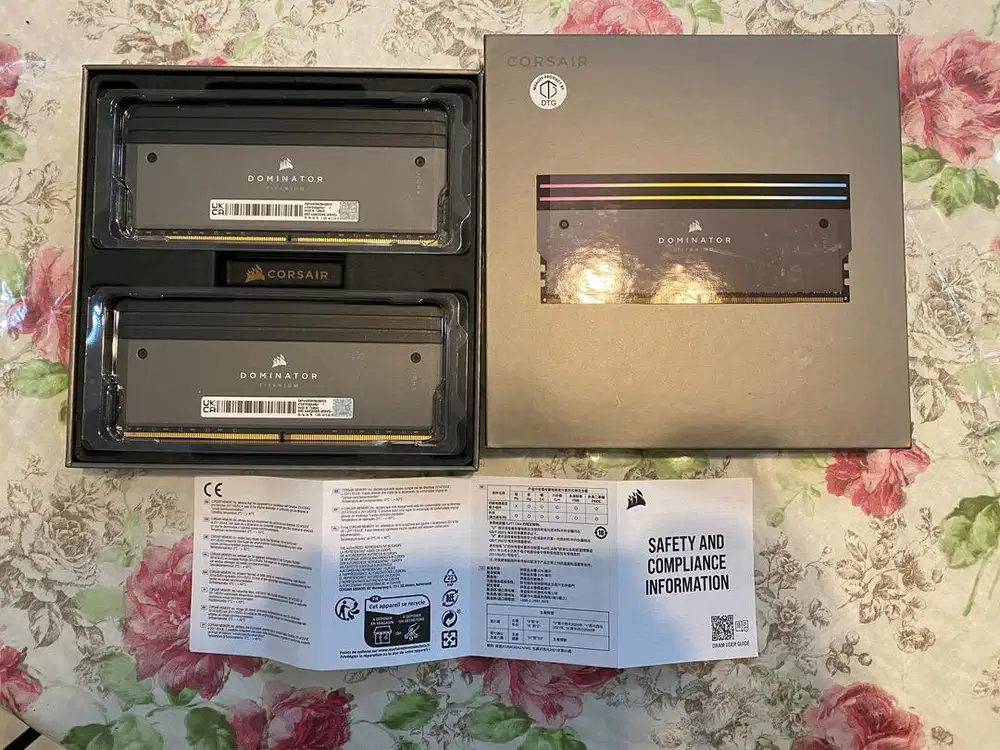 Corsair Dominator Titanium DDR5 64GB (2x32GB) 6000MHz CL30 - GREY