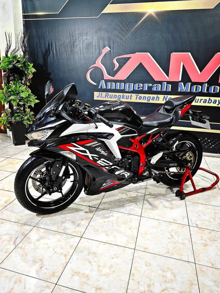 Kawasaki ninja ZX25R ABS QS 4cilinder metalic spark black th 2021.