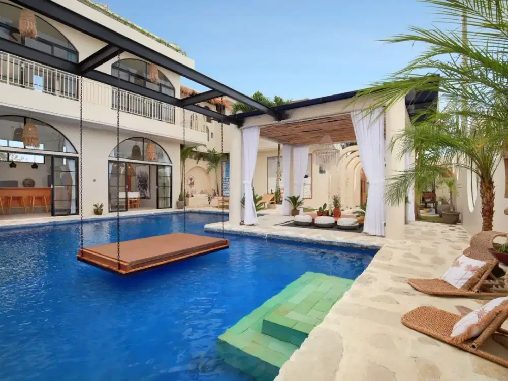 DISEWAKAN VILLA MEWAH 4 KAMAR TIDUR DI TUMBAK BAYUH, BADUNG, BALI