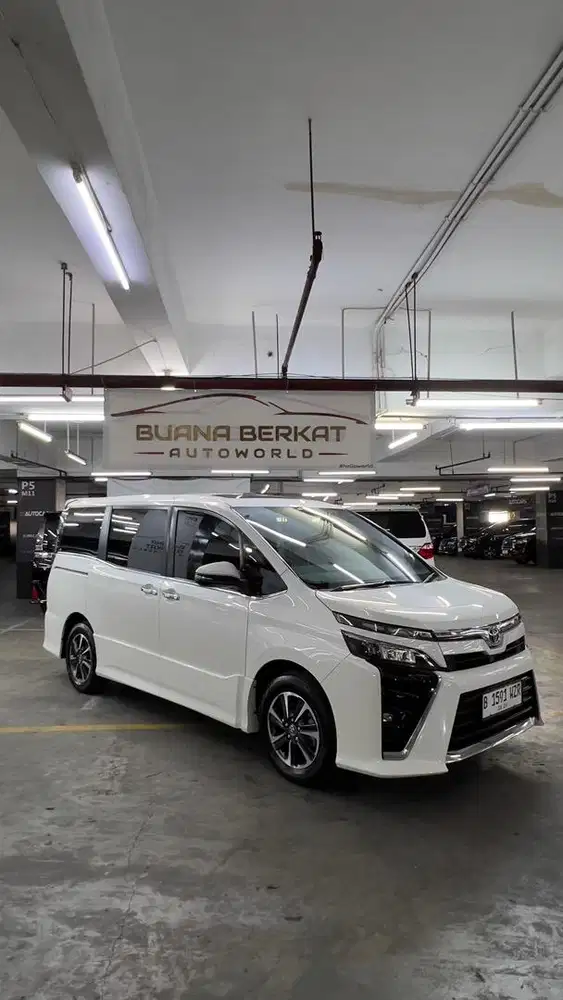 Toyota Voxy 2.0 CVT 2019 | KM 67rb