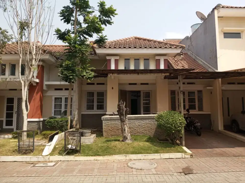 RUMAH NYAMAN DENGAN LAHAN LUAS DI KOTA BARU PARAHYANGAN