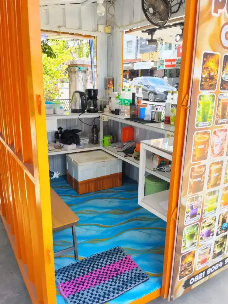 Kontainer atau gerobak jualan minuman