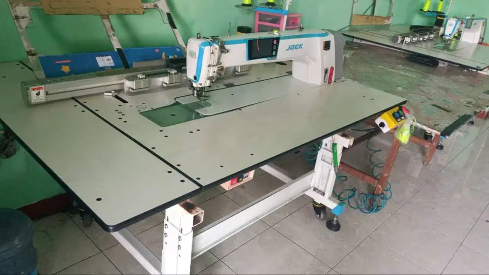 Mesin Jahit Komputer CNC
