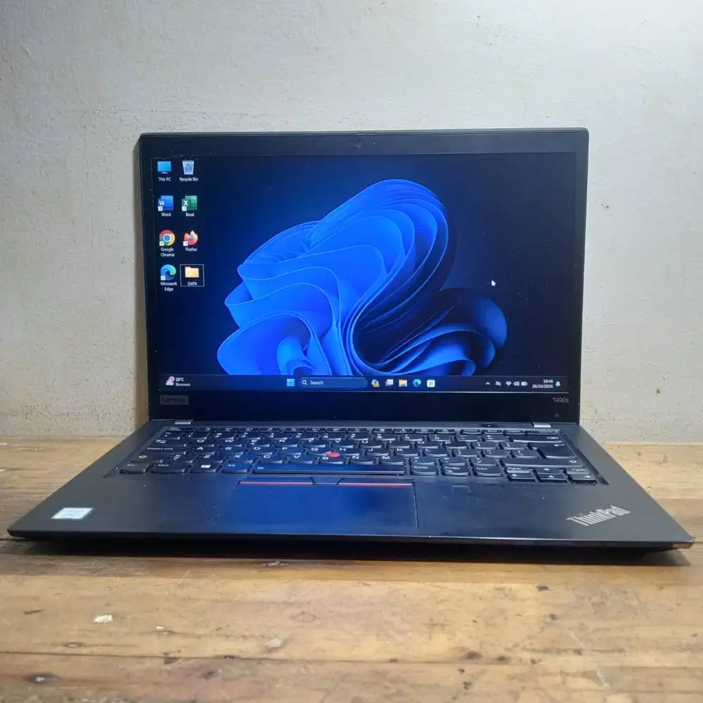 Lenovo T490s core i5 gen 8 Ram 8 GB SSD 256 GB FHD backlight keyboard