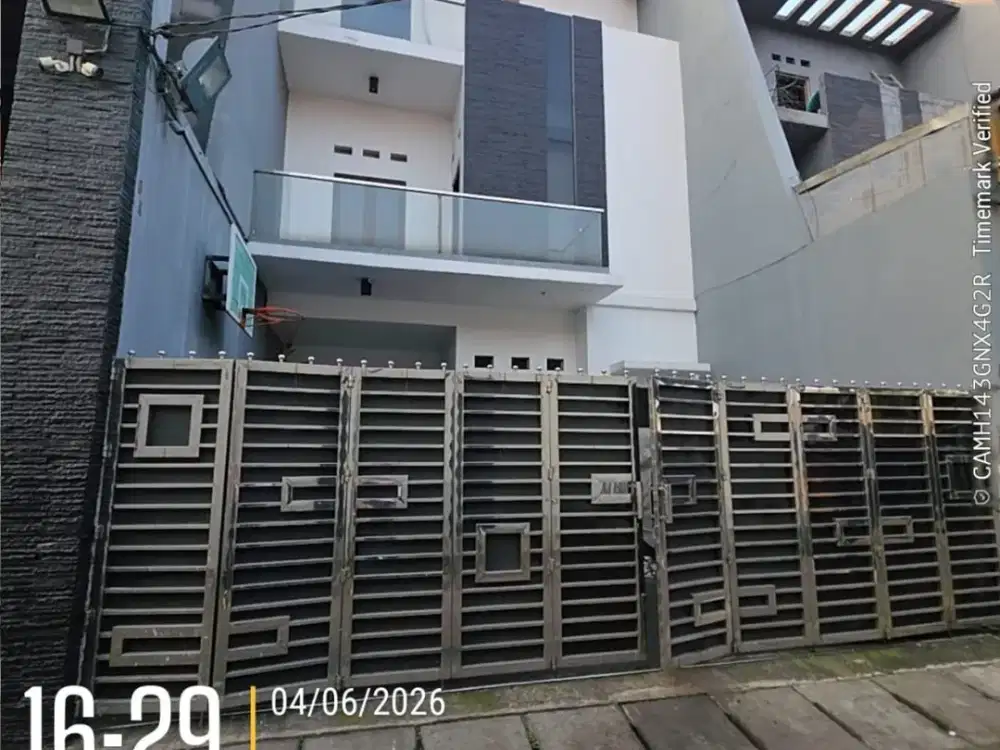 Di Jual Lelang Rumah 3 Lantai di Alan Malaka Jaya Ii , Kelurahan Rorotan, Kecamatan Cilincing, Kota Administrasi Jakarta Utara,