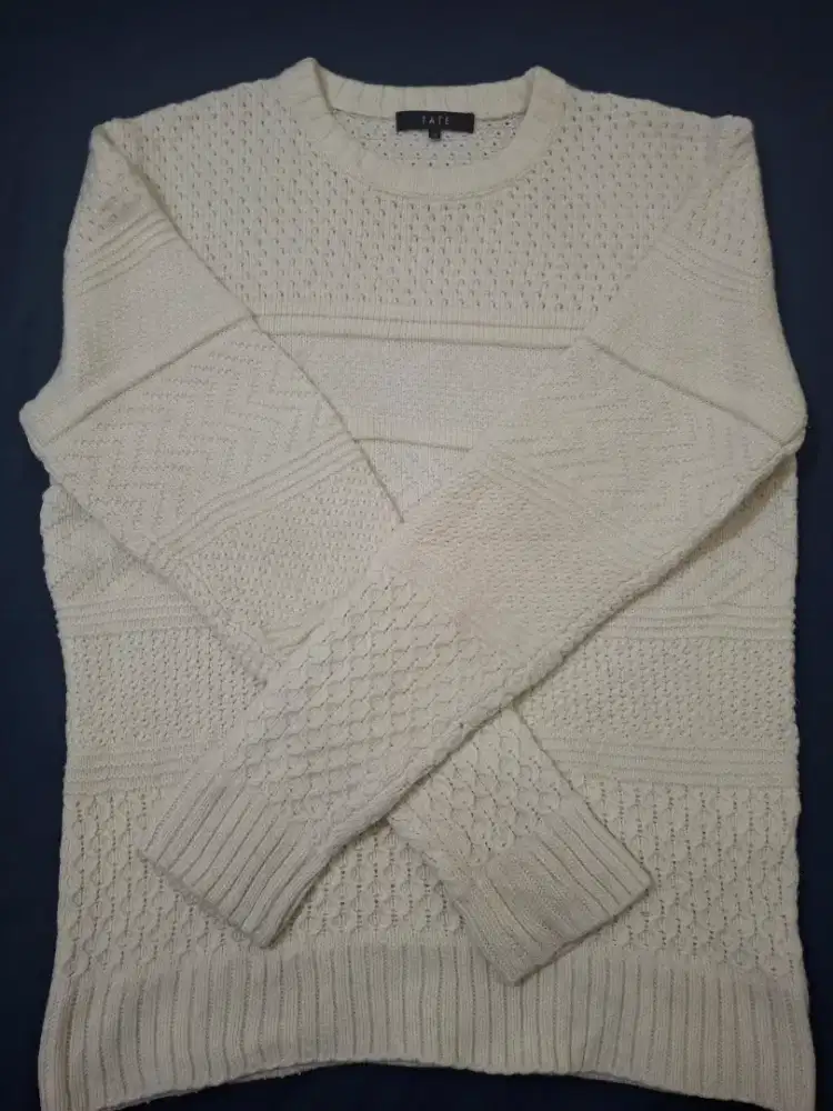 Sweater Rajut putih tulang