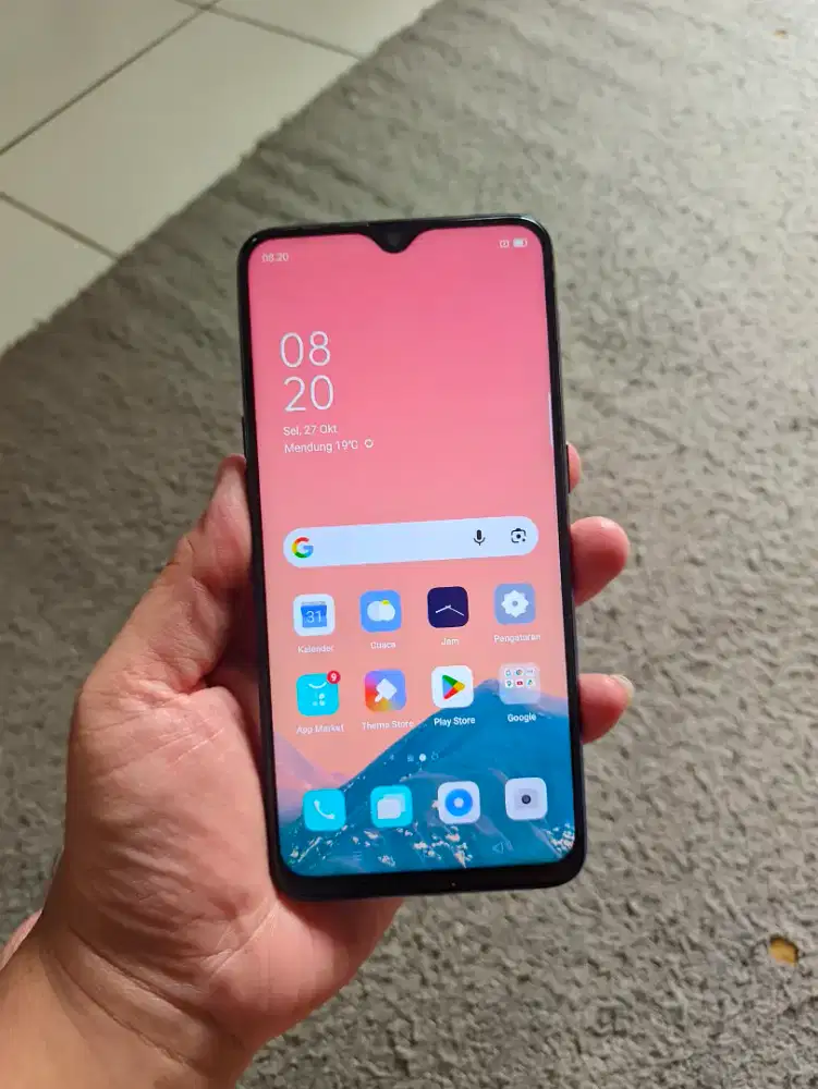 Oppo F9 4/64gb .