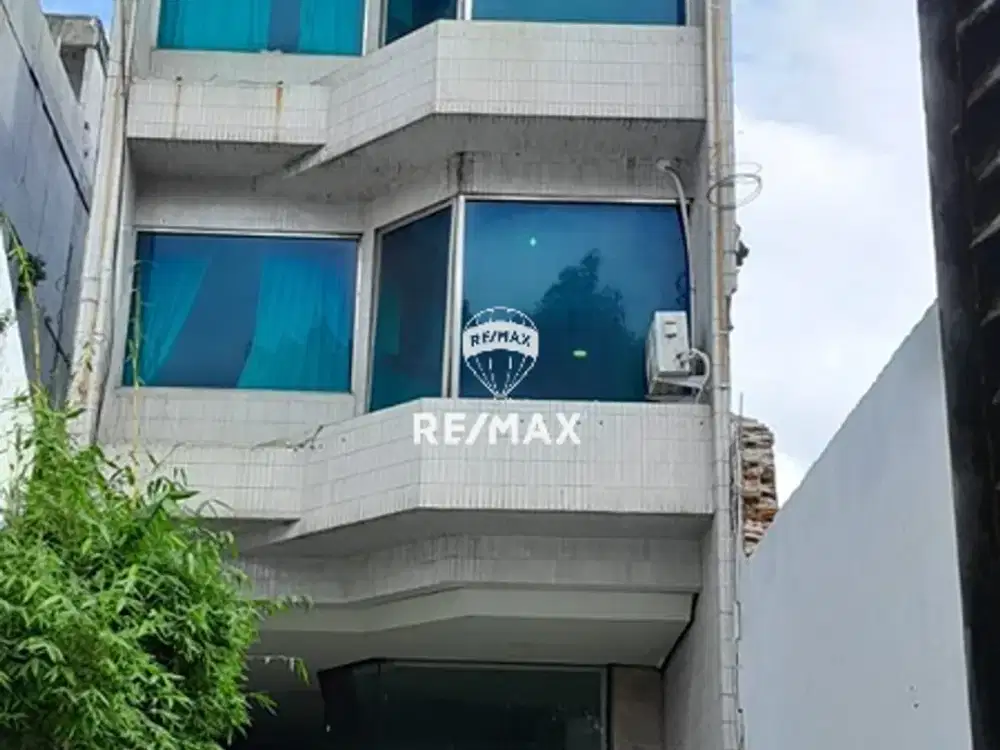 DISEWAKAN GEDUNG KOMERSIAL BEKAS HOTEL DI DAERAH JAKARTA BARAT