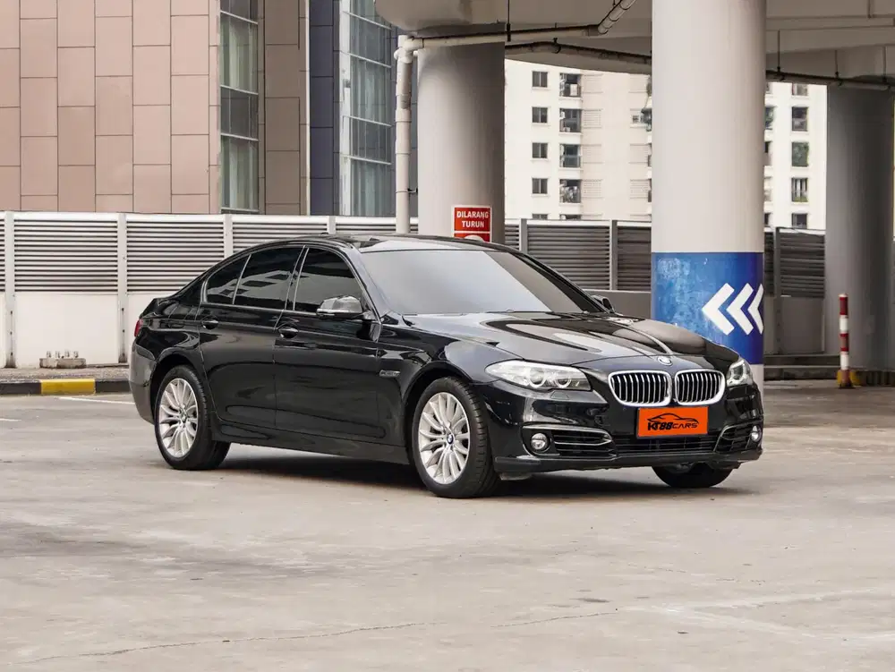 BMW 528i Luxury F10 AT 2015
