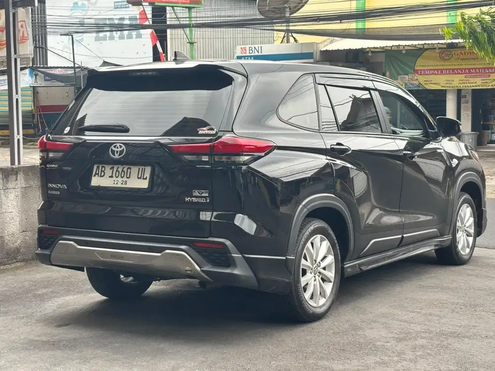 Innova Zenix V Hybrid 2023 matic pajak hidup