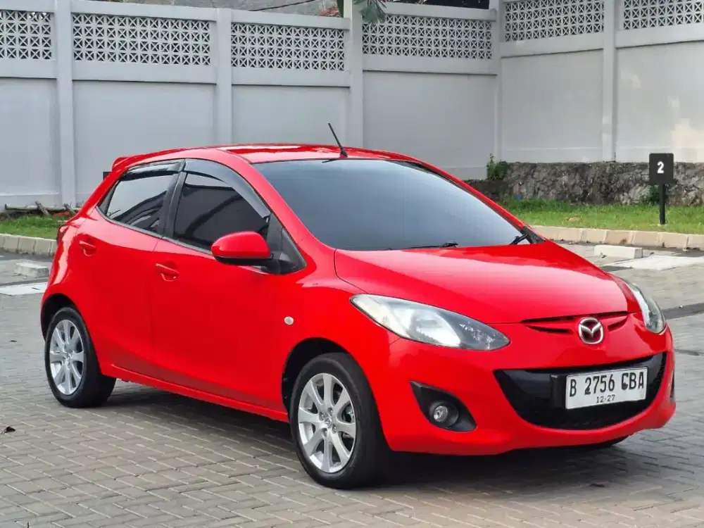 Mazda 2 V Manual 2012 Bensin Merah Metalik