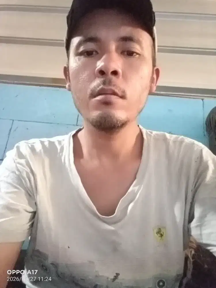 Mencari loker  umur 32 thn