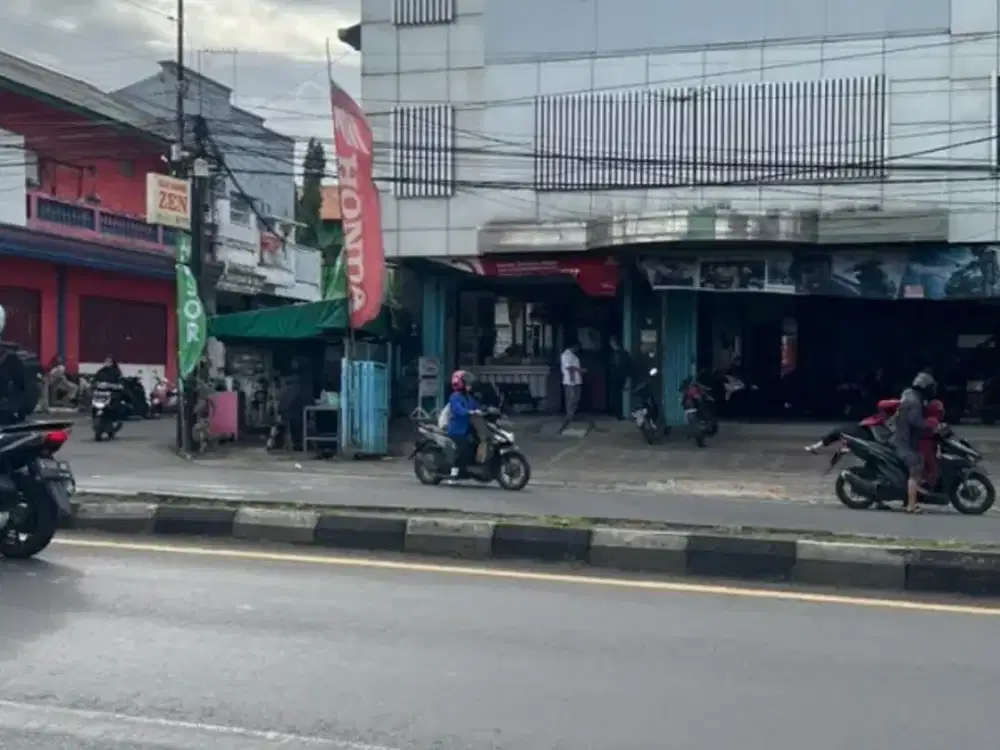 RUKO 2 LANTAI O JALAN RAYA PASAR PURWOSARI PASURUAN EX DEALER HONDA