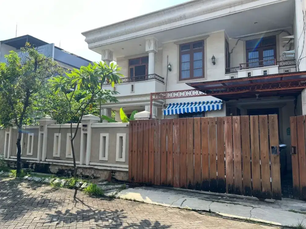 Rumah 2 Lantai Taman Palem Lestari HGB 3+1 Kamar Jakarta Barat
