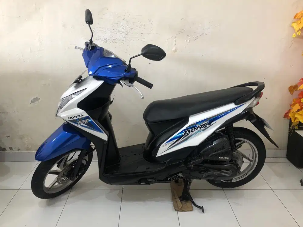 Honda Beat ESp Th.2015 putih biru!!