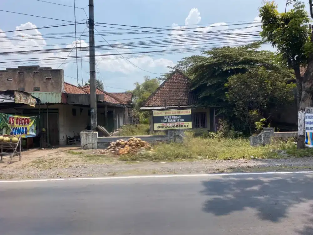 Di jual rumah pinggir jalan nasional